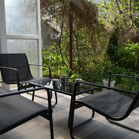 Center With A Backyard Lägenhet