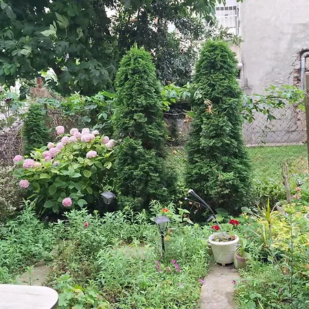 Apartmán Center With A Backyard Burgas City