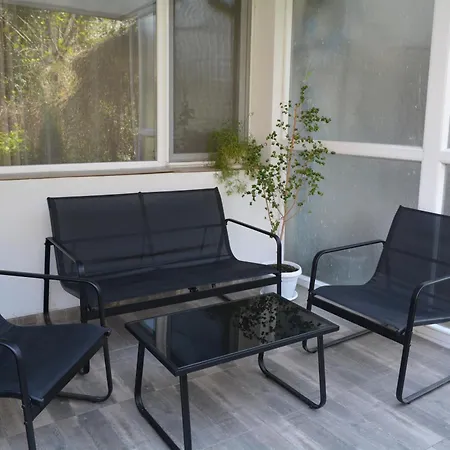 Апартаменты Center With A Backyard *